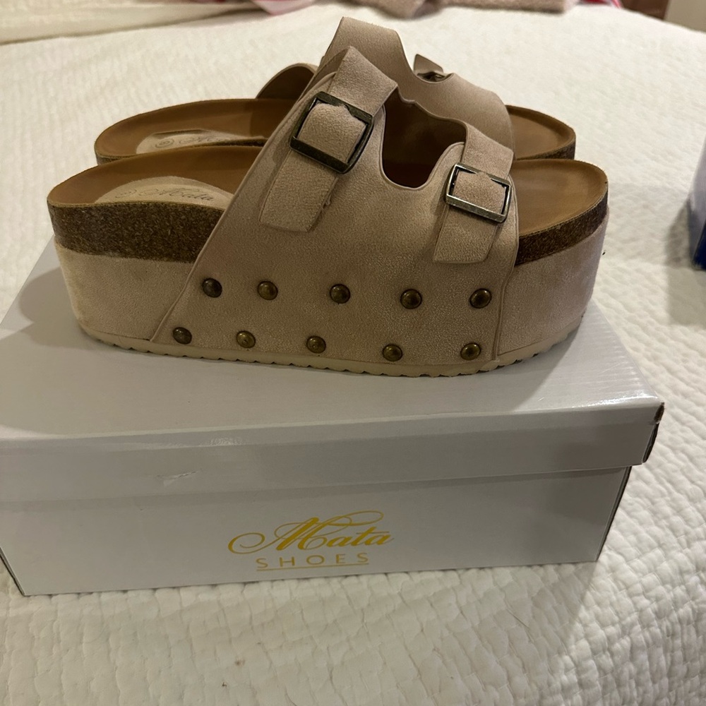 Worn once, platform sandals, size 8